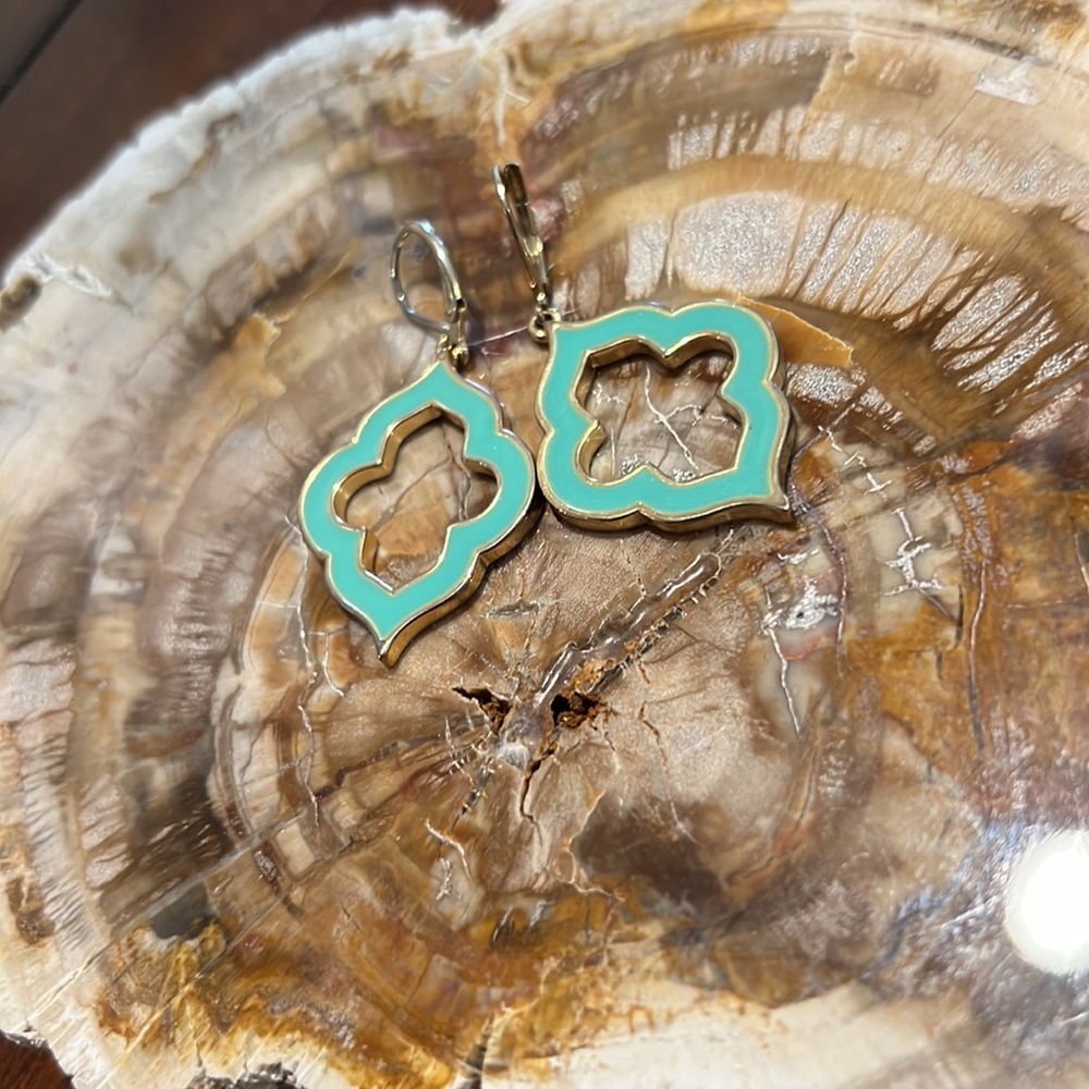 Earrings. - Picture 2 of 4